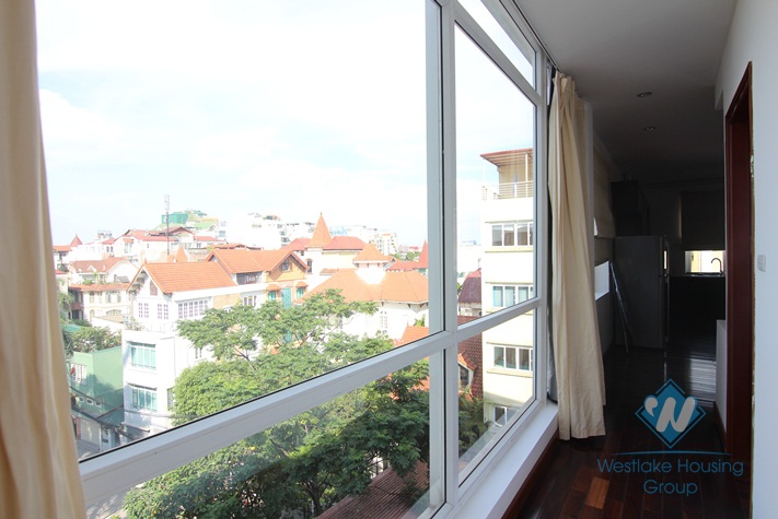 High floor apartment rental with great light and modern furniture